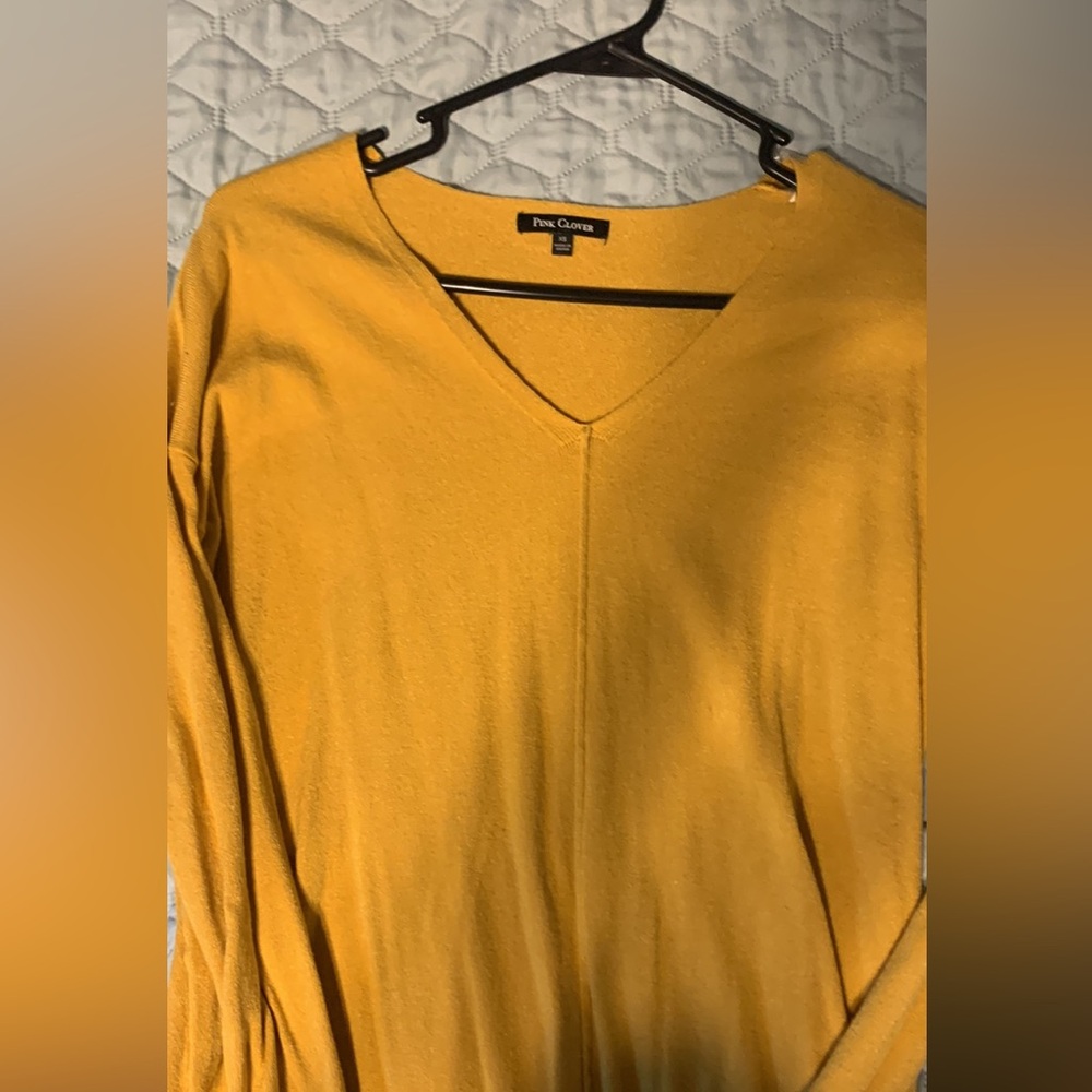 Xs pink clover sweater